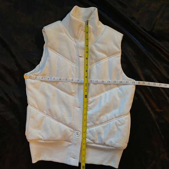 M Old Navy White vest - Picture 4 of 7